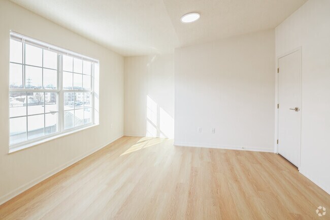 1BD, 1BA - 928SF - Living Room