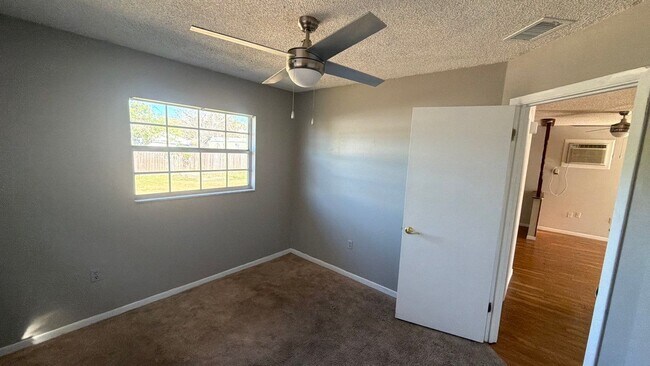 Photo - 625 Cadillac Blvd