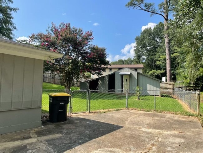 Photo - 1213 Denson Pl