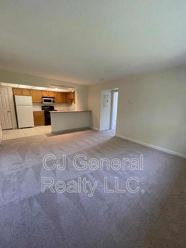 Photo - 106 Broad St