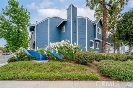 Building Photo - 211 S Redwood Ave Rental