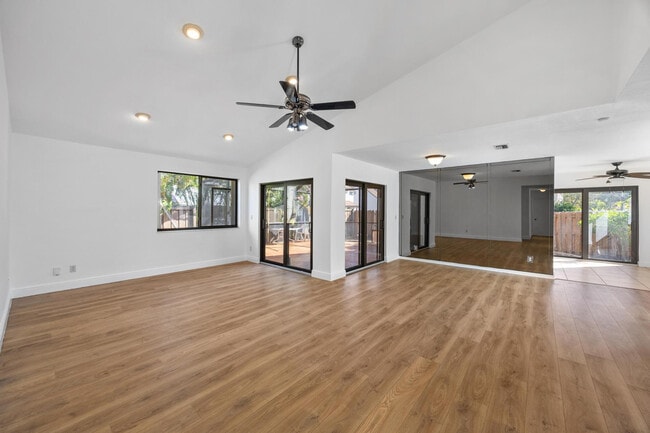 Photo - 2925 Azalea Dr