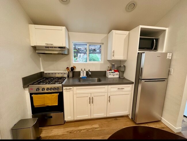 Photo - 2600 Delevan Dr
