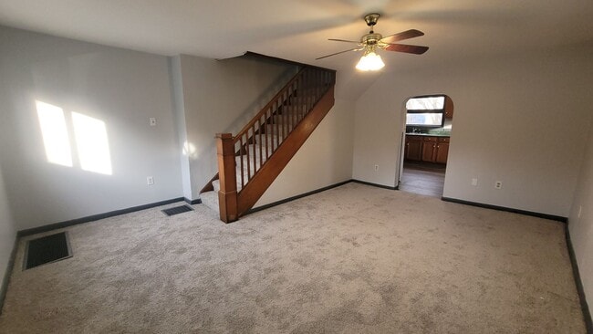 Photo - 217 Thompson St