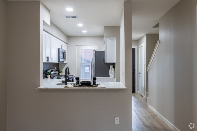 2BR, 1.5 BA - 950SF - Renovated - Kitchen
