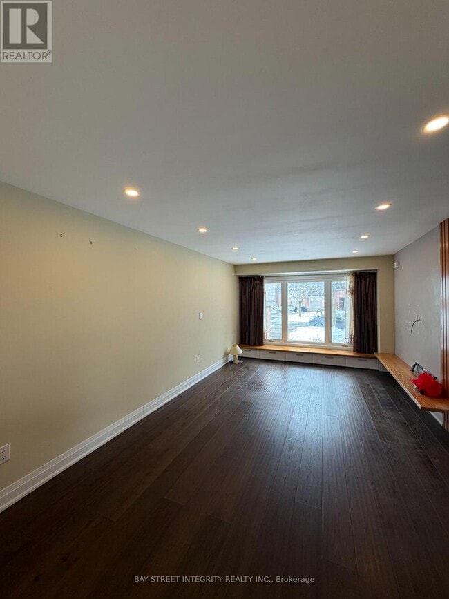 Photo - 11 Roughfield Crescent