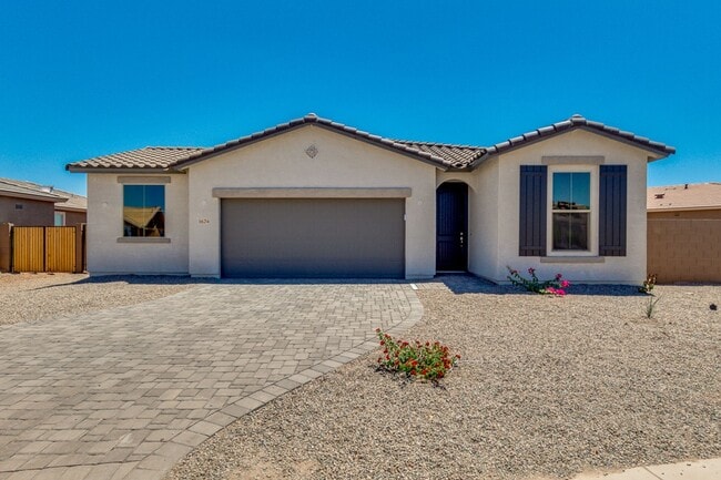 Building Photo - 5 bedroom/ 2 bath home in Casa Grande