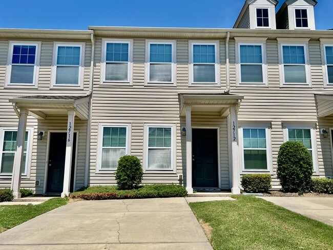 Building Photo - 12712 Persimmon Tree Dr Rental