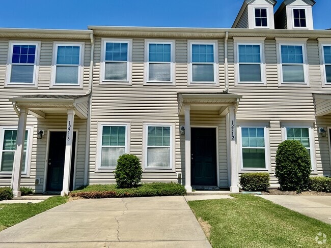 Building Photo - 12712 Persimmon Tree Dr Rental