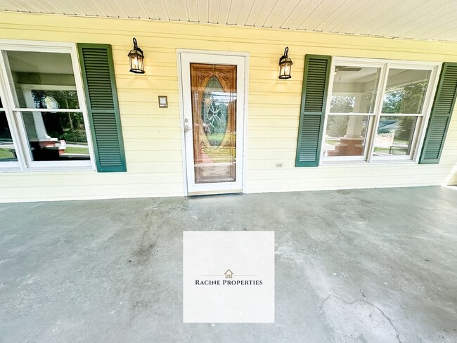 Photo - Spacious 4-bedroom Home in Woodruff