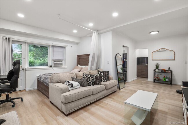 Photo - 140 N Broadway Unit IT9