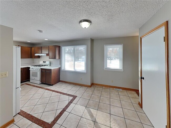 Photo - 2605 Eastman Dr