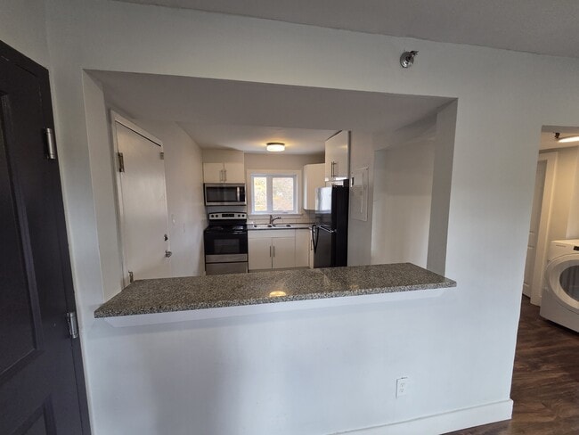 Photo - 85 Evans Ave Unit 6