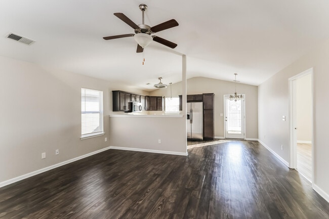 Photo - 2220 Walcot Way