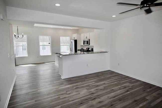 Photo - 1145 Appian Crossing Way