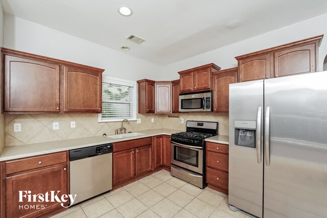 Photo - 995 Valley Cir