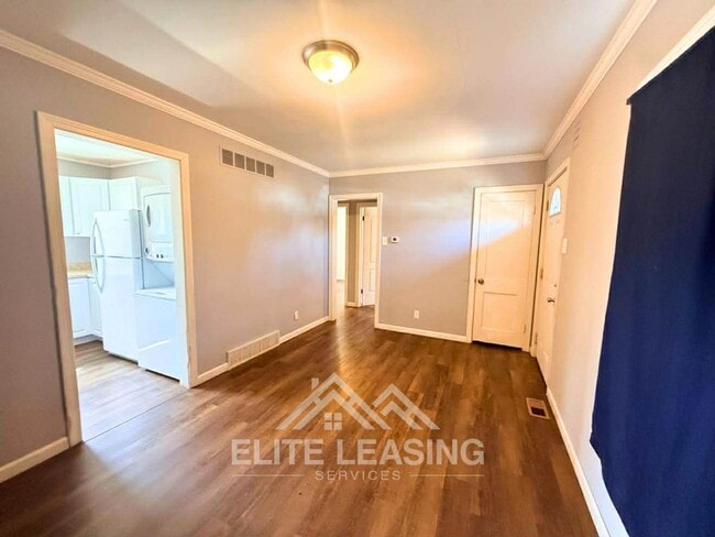 Photo - 2 Bedroom Home with Fenced Yard