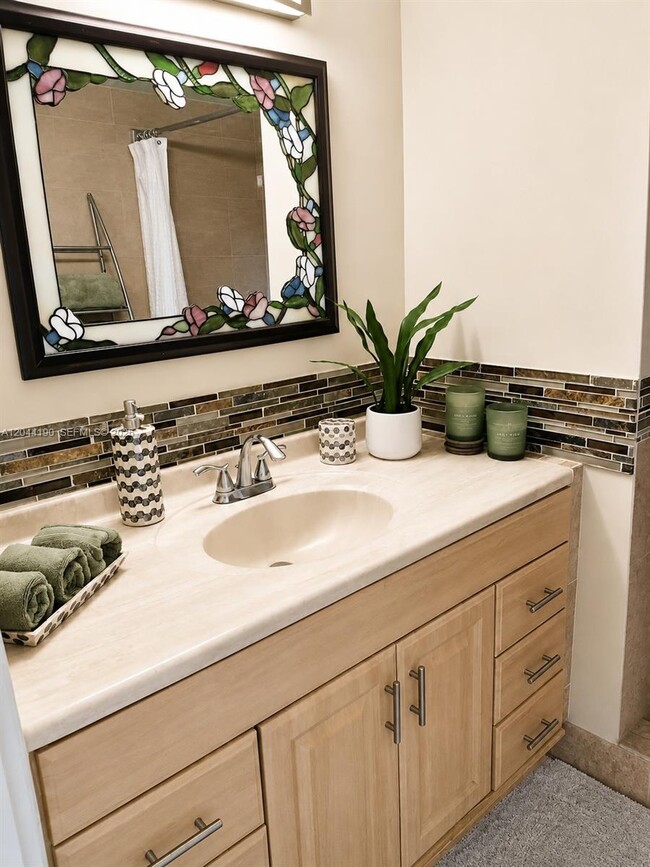 Photo - 2821 Somerset Dr Unit 312