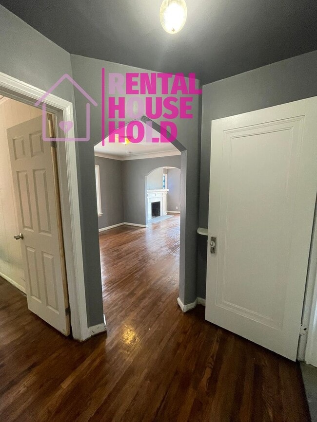 Photo - Security Deposit Slashed in Half $500~3 BE...