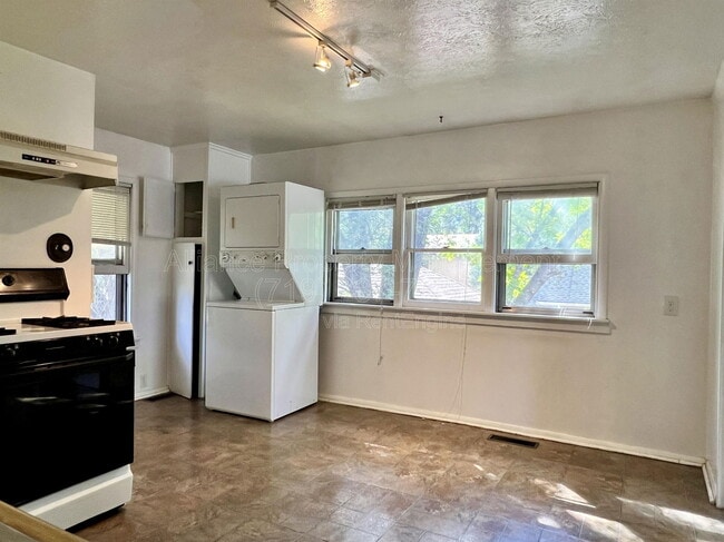 Photo - 1804 Fenmoor Pl