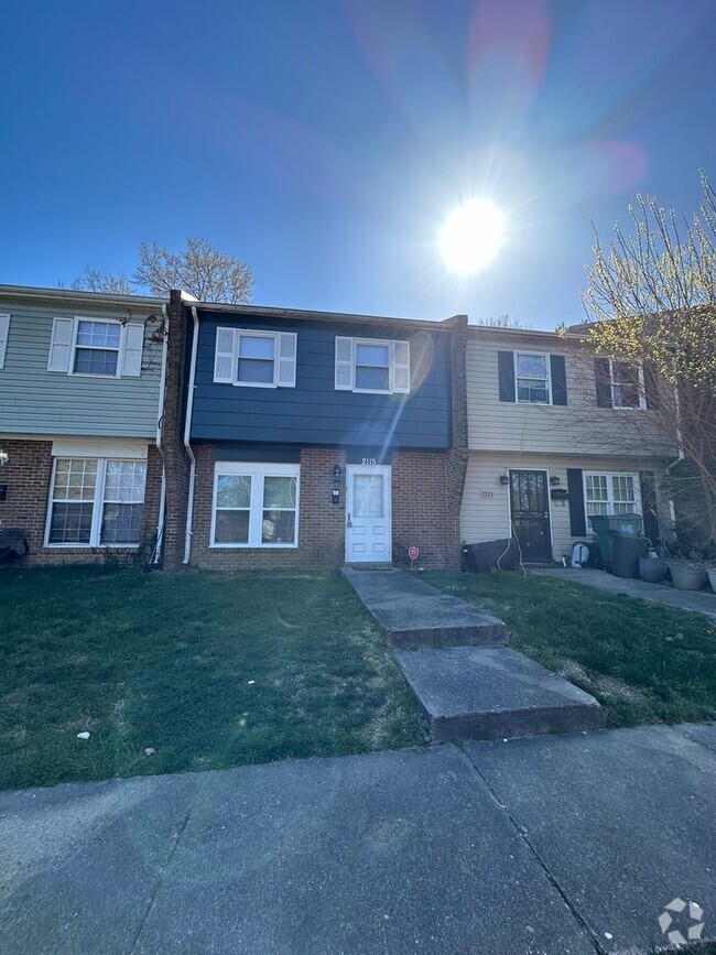 Building Photo - Henrico County Townhouse! 3 beds, 1.5 bath...