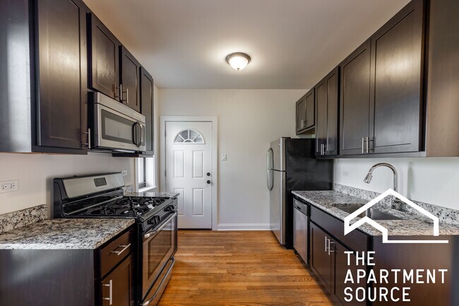 Photo - 4038 N Ashland Ave