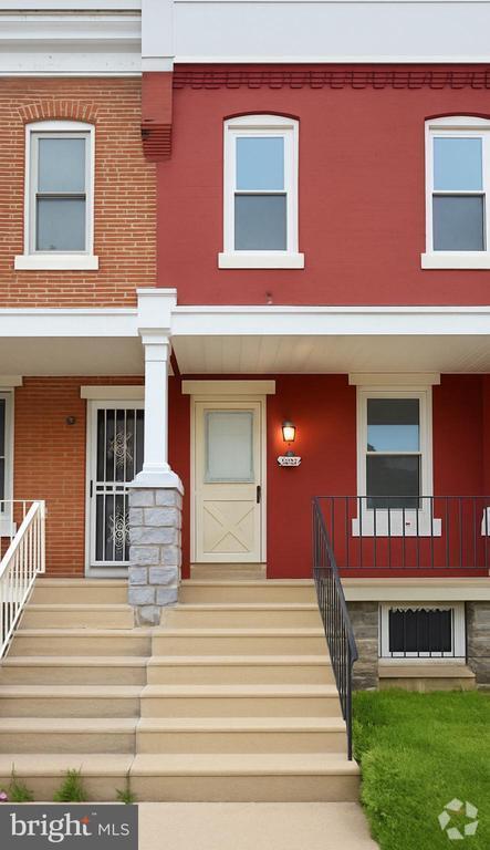 Building Photo - 155 N Hobart St Rental