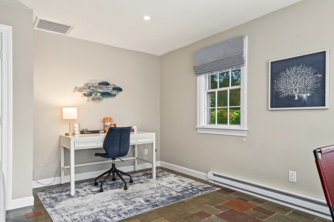 397 Gibbs Ave Unit Cottage B