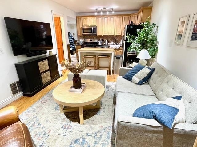 Photo - 169 Grand St