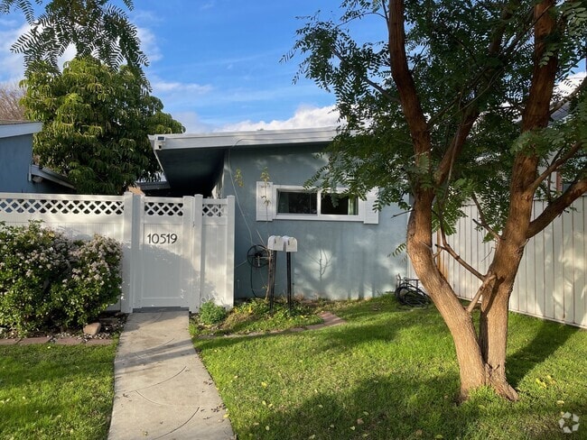 Building Photo - 10519 Chandler Blvd Unit A Rental