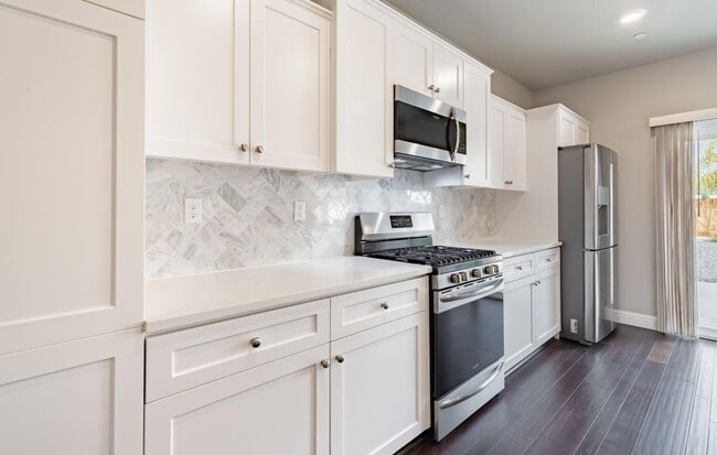 Photo - Loma Vista Home on 8800sf Lot for Lease