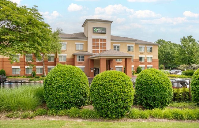 Furnished Studio-Memphis - Poplar Avenue