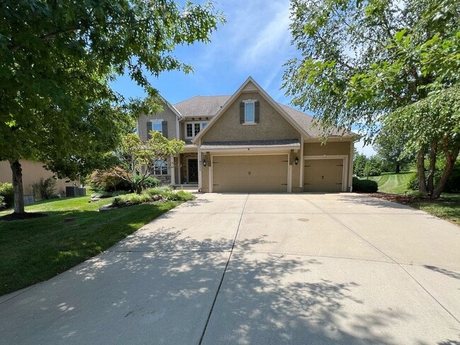 Photo - SEE IT NOW: Luxury 5-Bed Home in Wilshire ...