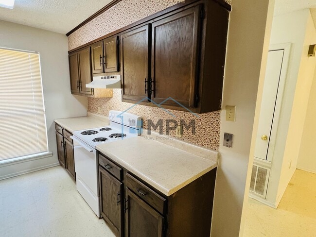 Photo - 9 Briarwood Cir