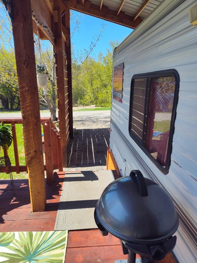 Photo - 128 Riverside Dr