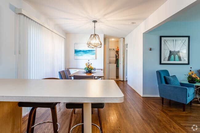 Dining Area - 1BR, 1BA - Model - 976 SF