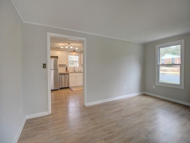 Photo - 3 bedroom ranch home with fenced yard!