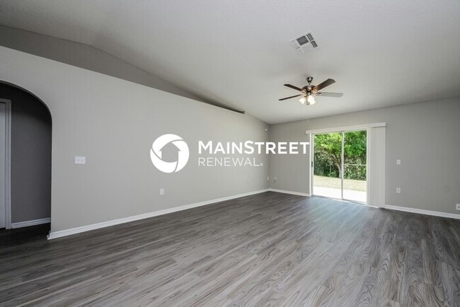 Photo - 3 Bedroom Pet-Friendly Home in Kissimmee, FL with Main Street Renewal