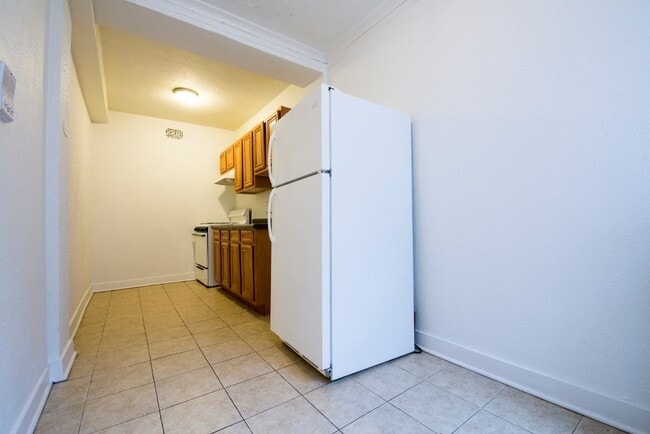Photo - 808 W 76th St