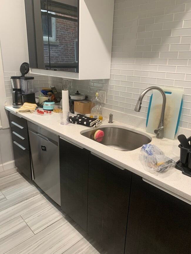 Building Photo - 1307 Commonwealth Ave Unit 5