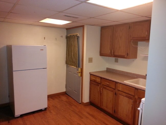 Photo - 421 E Lake St Unit Gardn