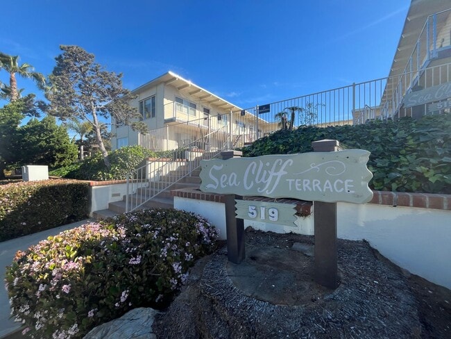 Photo - 519 Stratford Ct Unit C