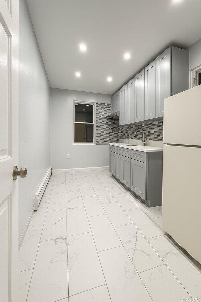 557 Van Nest Ave Unit 2