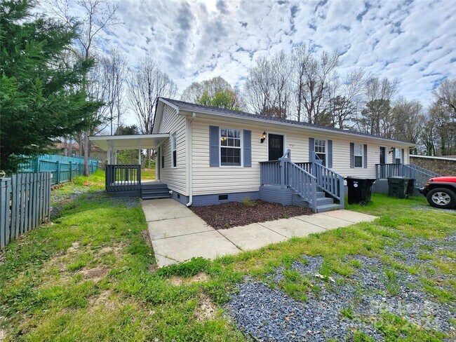 Photo - 3721 Patricia Dr NW