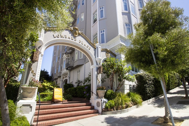 1320-1380 Lombard - 1320-1380 Lombard Apartments