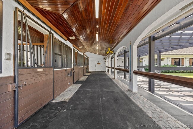 Photo - 1782 Clydesdale Ave