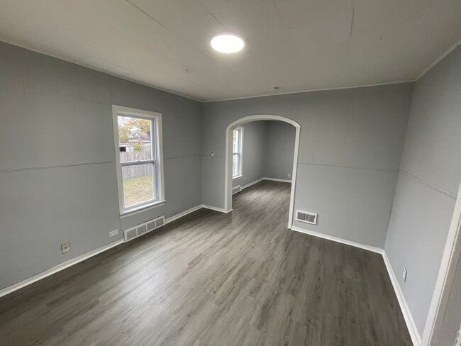 Photo - SECTION 8 & EDEN ACCEPTED!! Newly Renovate...