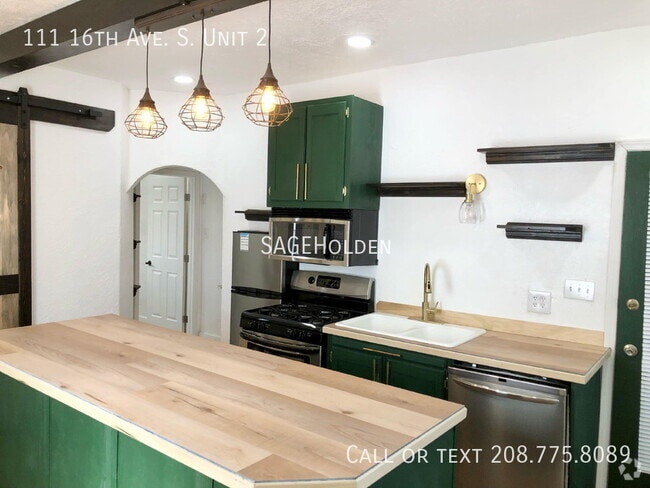 Building Photo - 111 16th Ave S Unit 2 Rental
