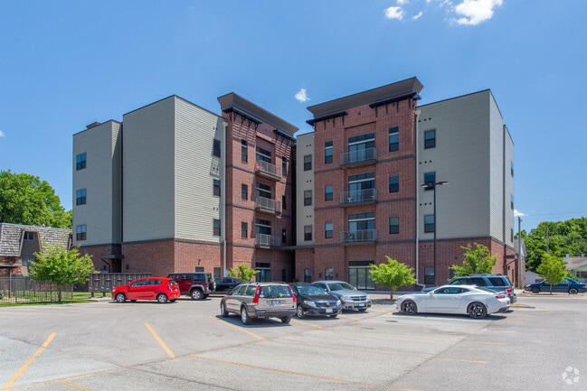 Building Photo - East Cherry Flats Rental