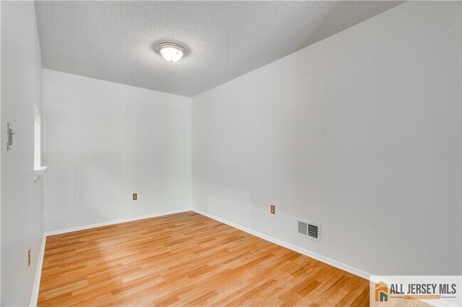 Photo - 35 Brighton Way